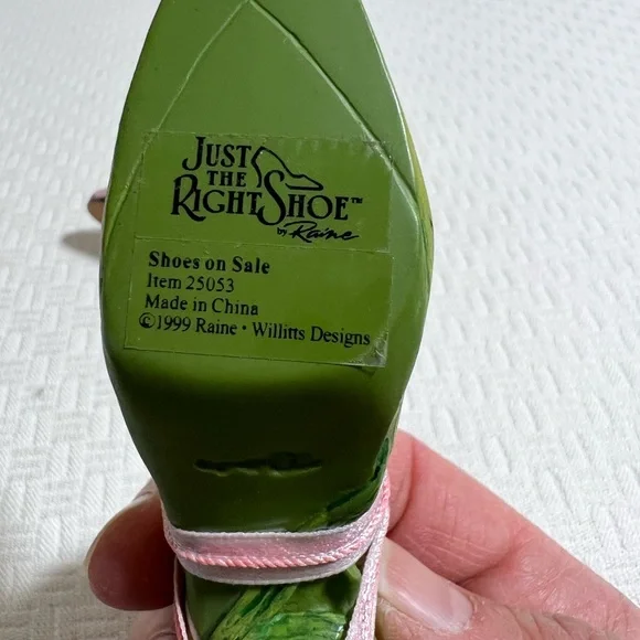 Vintage Just The Right Shoe Miniature Mini Shoes Set of 2 Collectibles - Picture 7 of 9